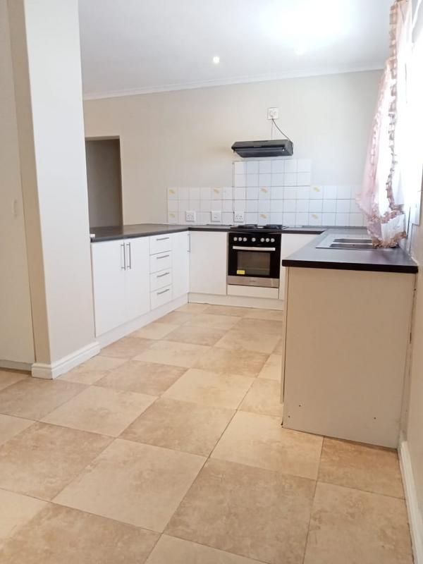 To Let 3 Bedroom Property for Rent in Brooklyn Western Cape